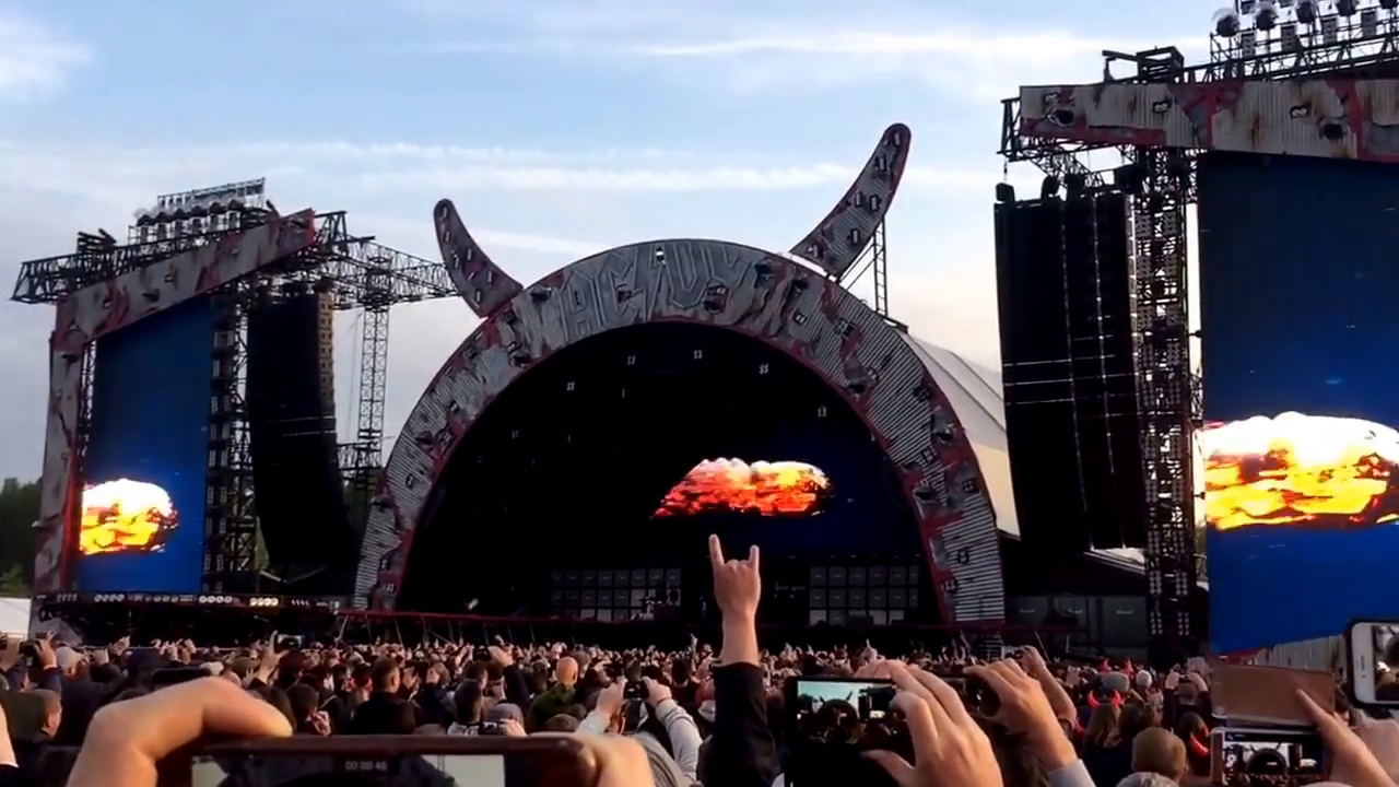 AC/DC - Rock or Bust Tour intro